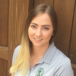 stephanie-halcrow Stephanie